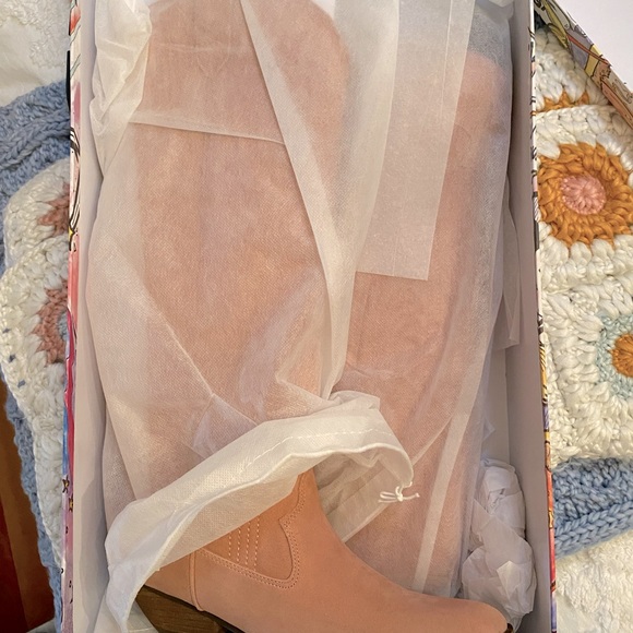 Jeffrey Campbell Calvera Pink Suede Tall Boots Sz7.5 NIB - Picture 9 of 14